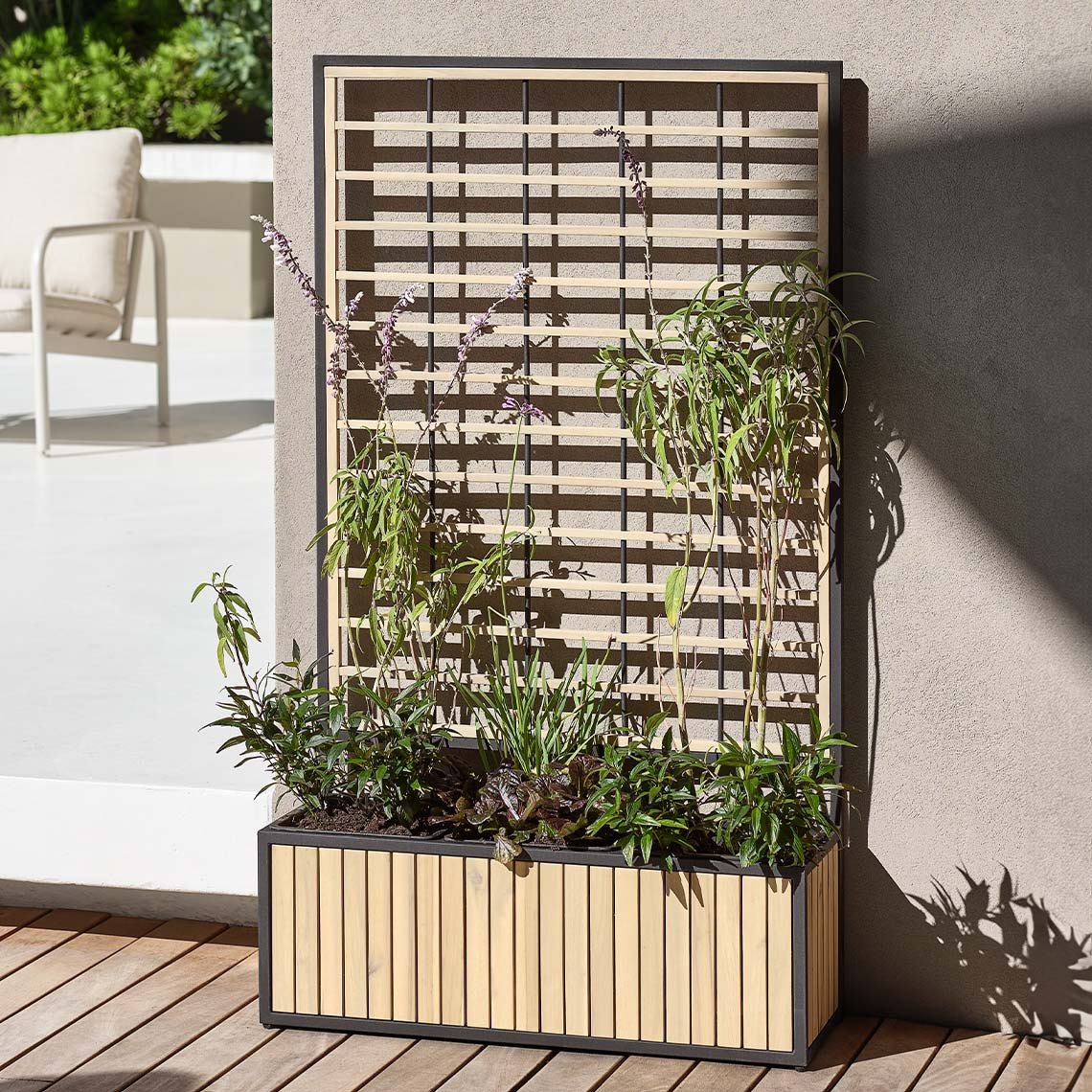 EJDER planter box made with FSC-certified solid acacia wood and galvanised steel