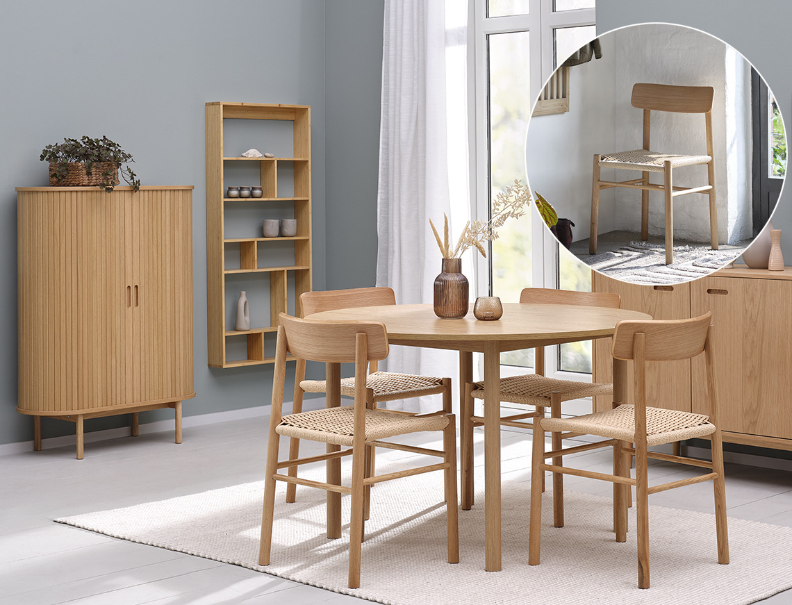 Dining room with dining table, oak dining chairs and cabinet