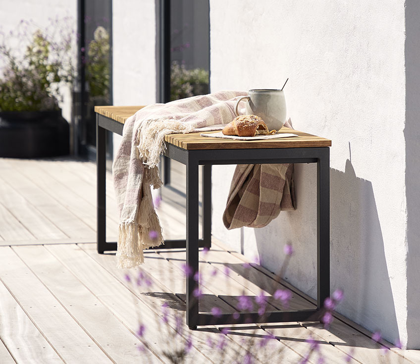 Bench in steel and hardwood  