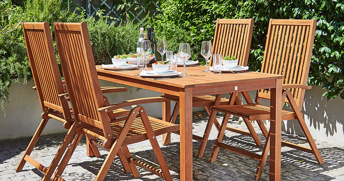 Garden furniture in hardwood