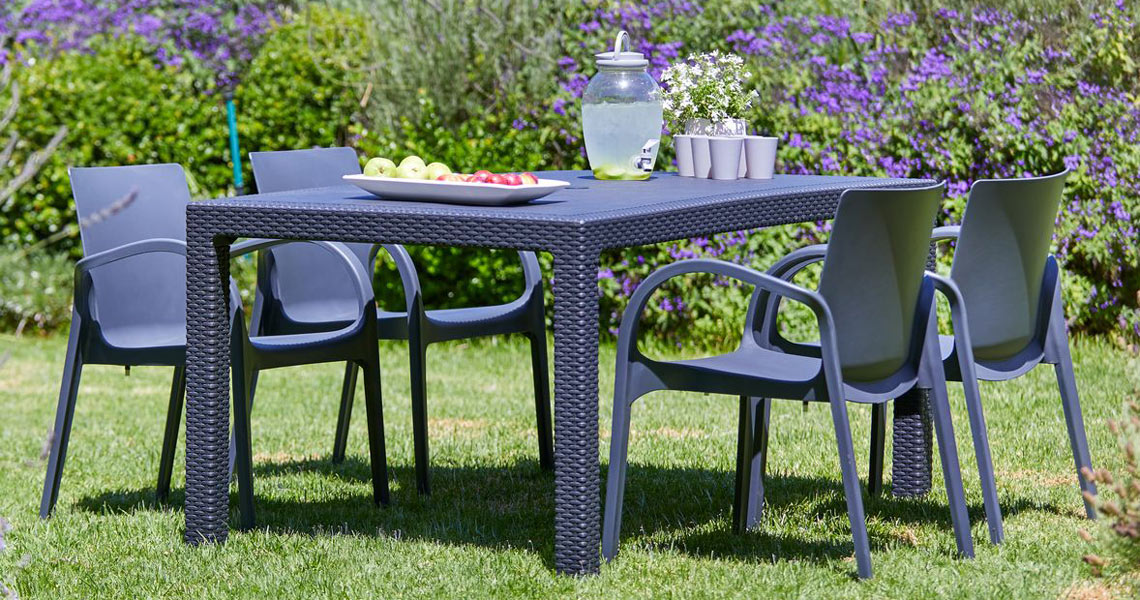 Plastic garden furniture from JYSK